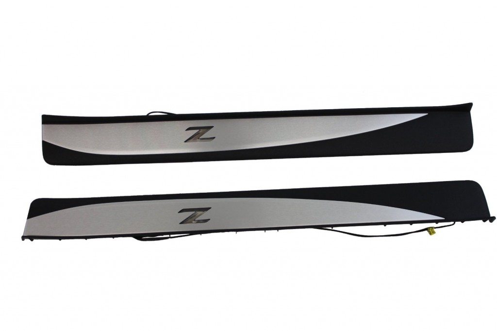 Genuine Nissan Illuminated Kick Plates 20102013 370Z Coupe / Roadster
