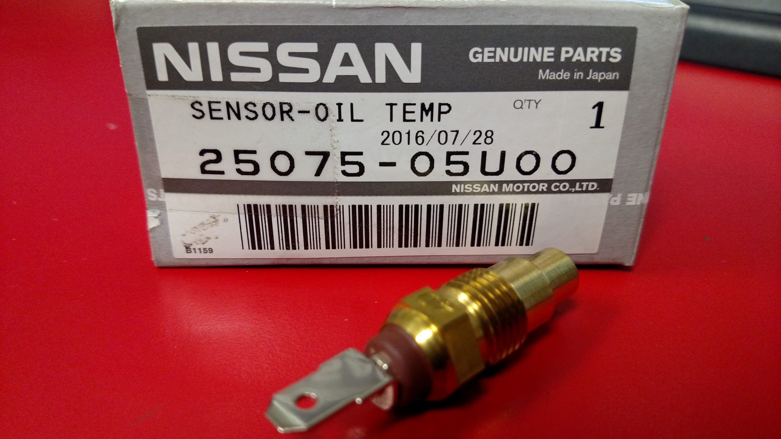 Nissan Skyline R32 R33 GTR Oil temperature Sender Unit 25075-05U00 JDM OEM NEW 