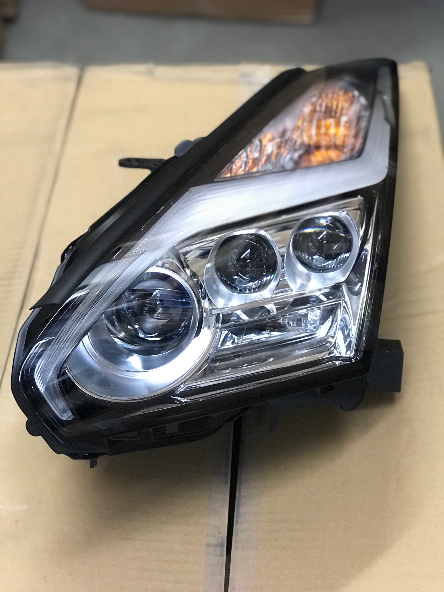 Autonom tjene Gendanne Genuine JDM Headlights - 2017+ R35 GT-R (Japan Version)