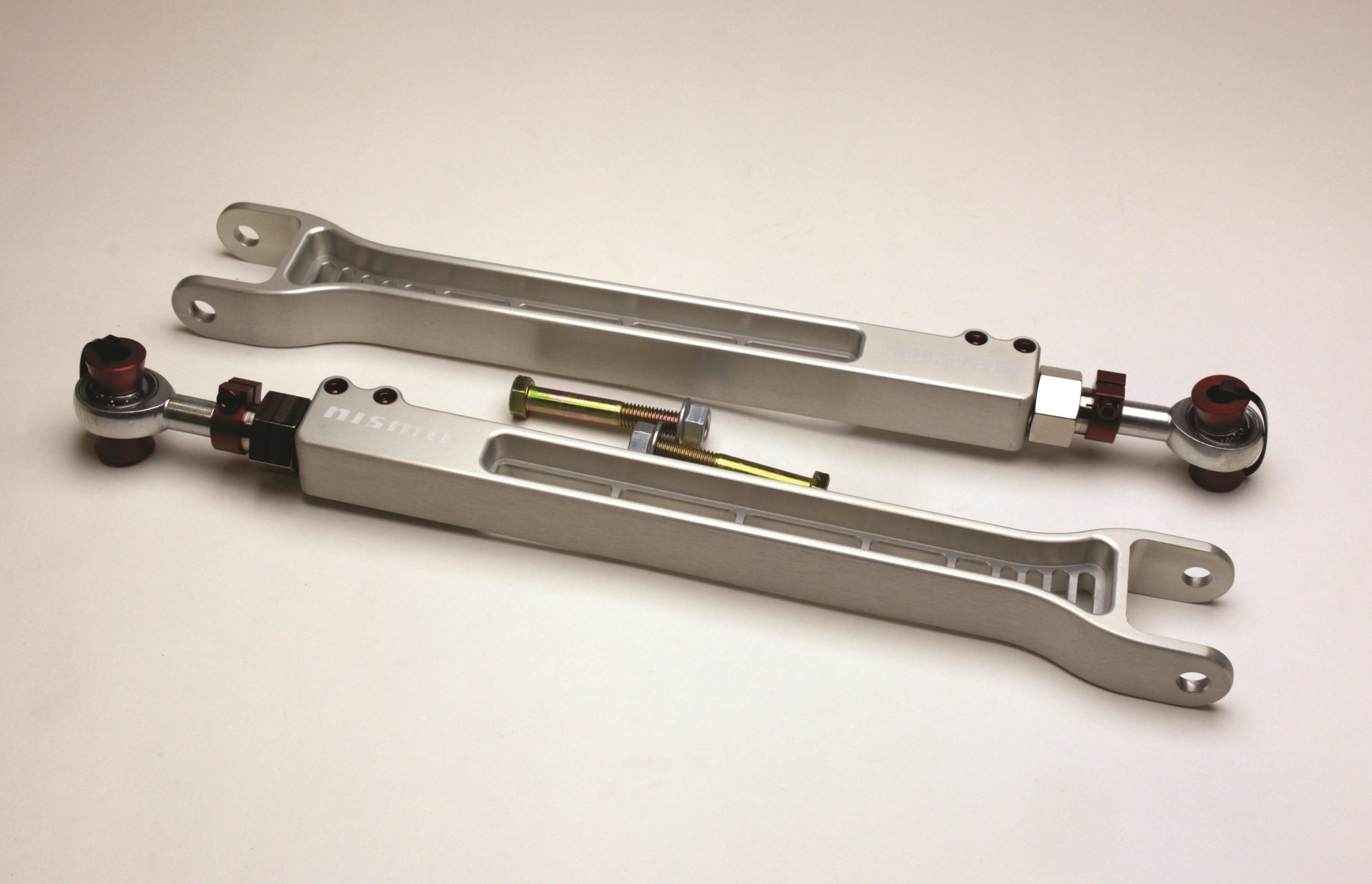 NISMO TITANIUM REAR TOE ARMS (R35) GTR - Nissan Race Shop